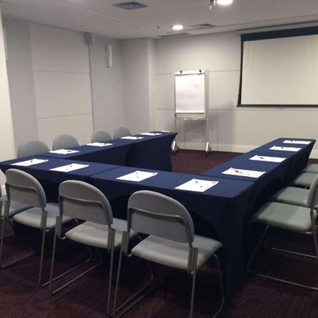 Radisson Alphaville Barueri Exterior foto The meeting room at the National Centre for Early Childhood
