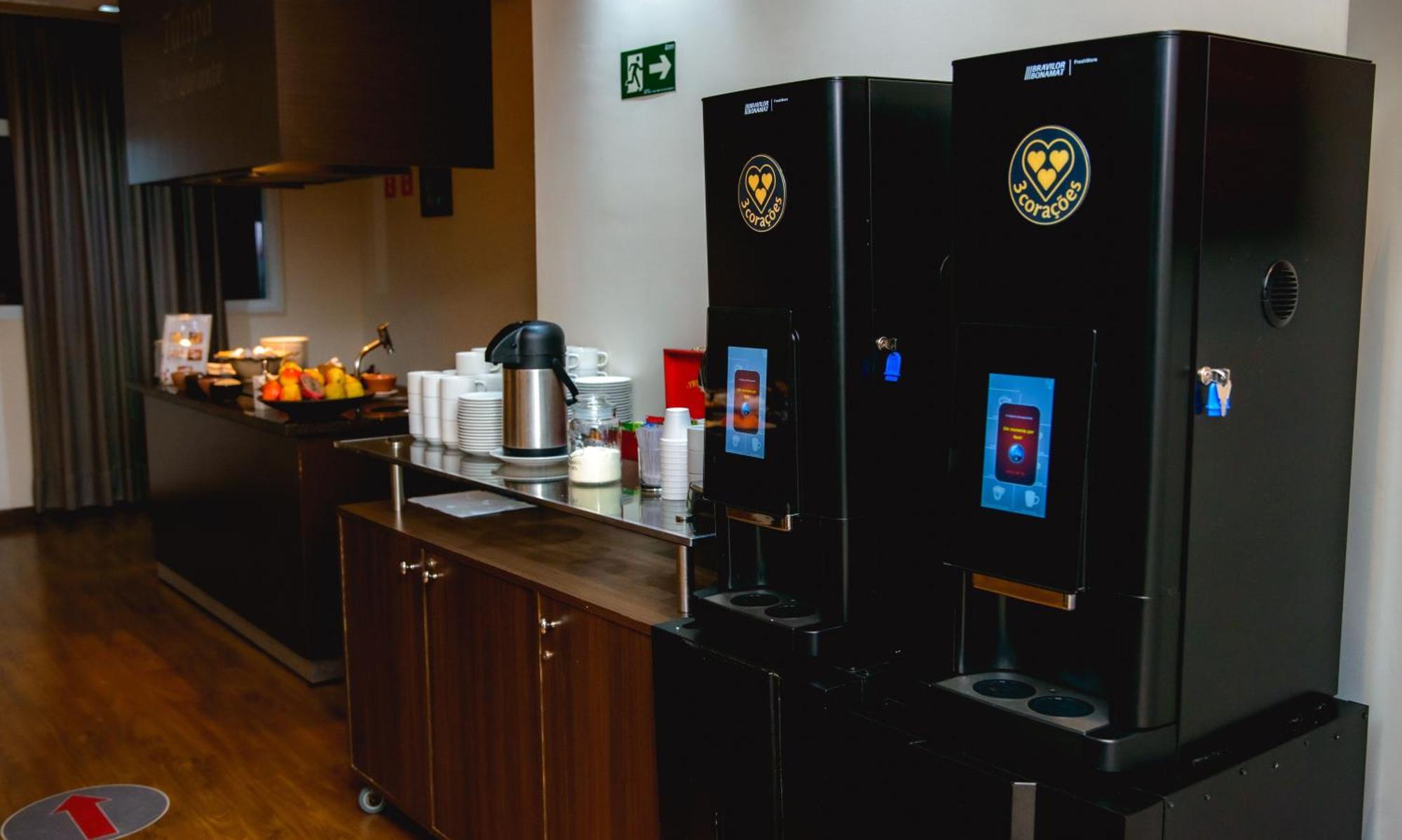 Radisson Alphaville Barueri Exterior foto A coffee machine