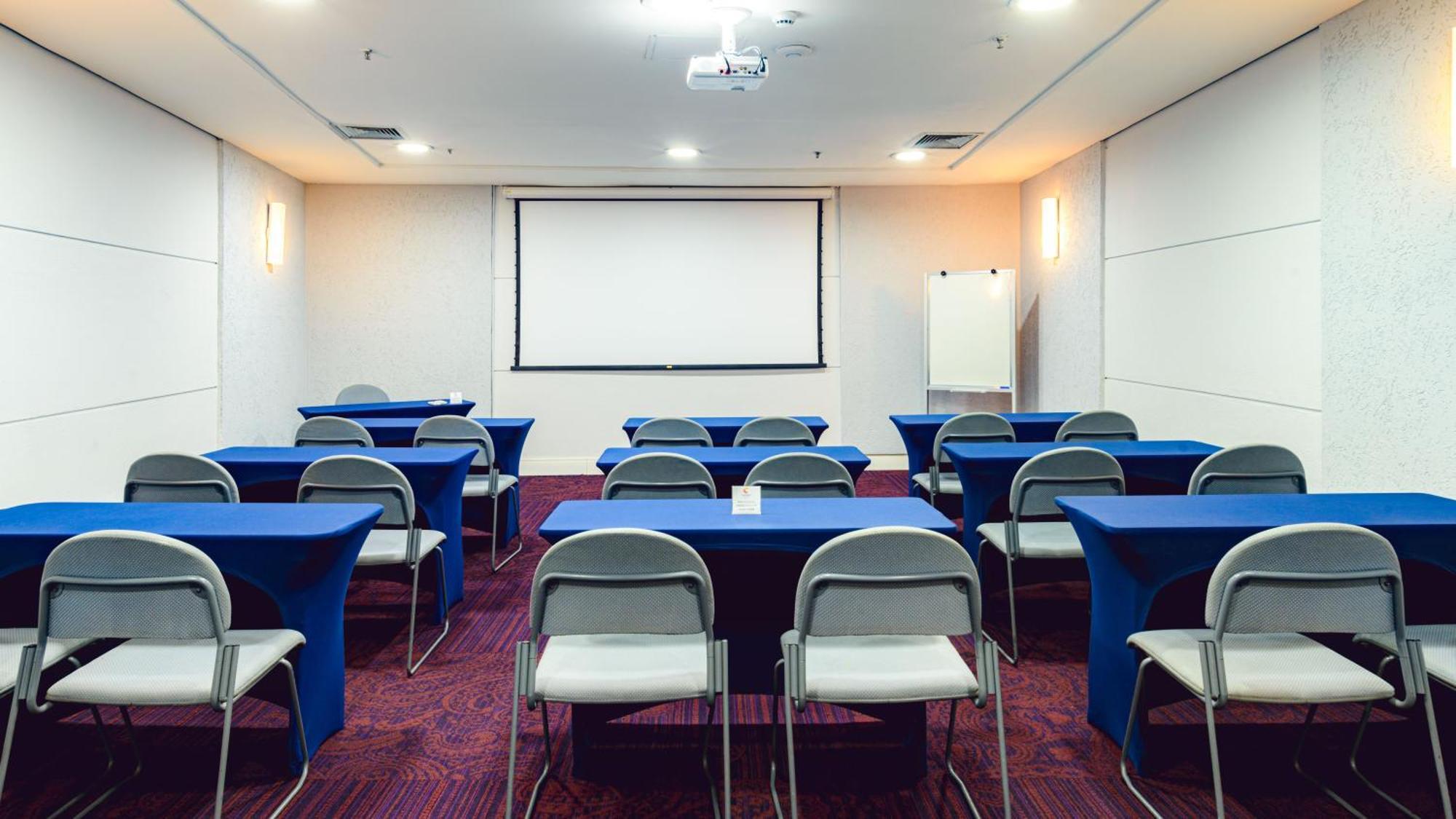 Radisson Alphaville Barueri Exterior foto Meeting room