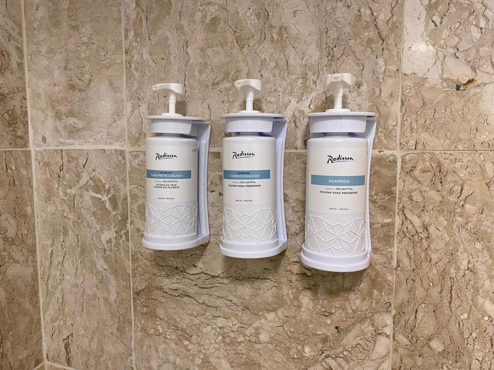 Radisson Alphaville Barueri Exterior foto Shower dispensers